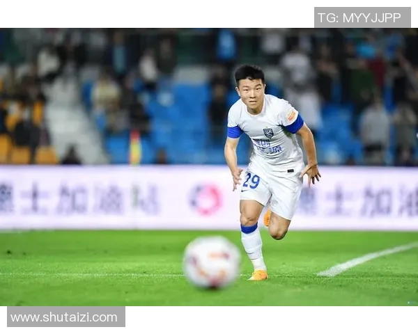 中超足球明星全景解析与球员风采展示尽在此处 中超足球明星全景解析与球员风采展示尽在此处