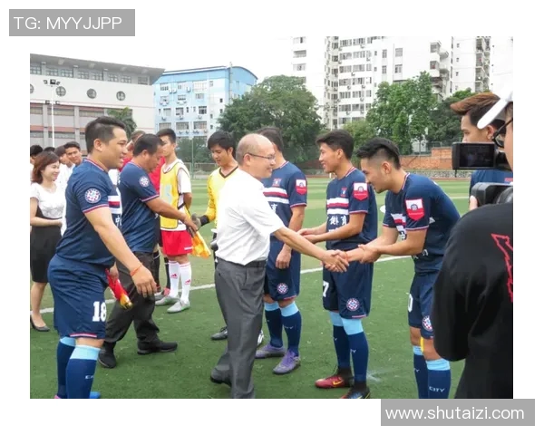 广州足球队团队协作揭秘:如何在绿茵场上实现完美配合与默契合作